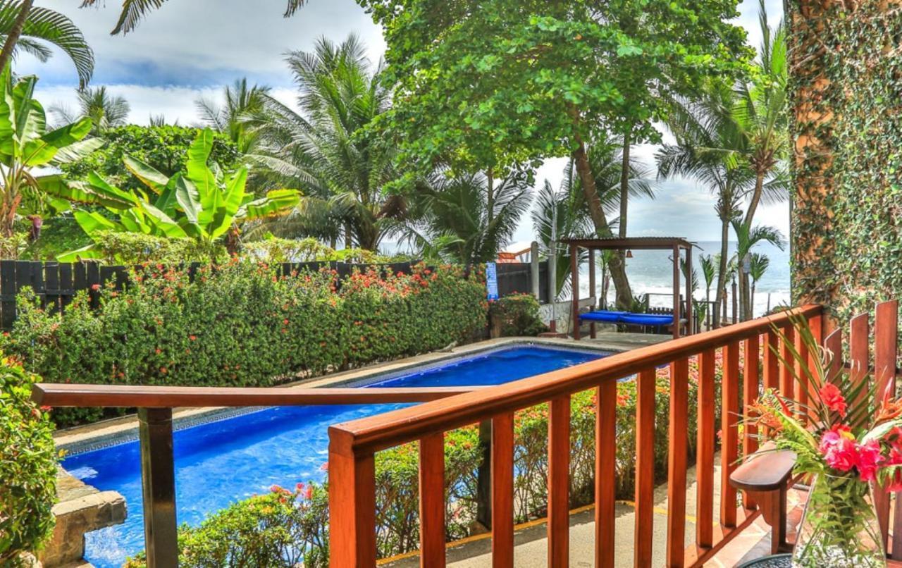 יקו The Backyard Beachfront Hotel מראה חיצוני תמונה