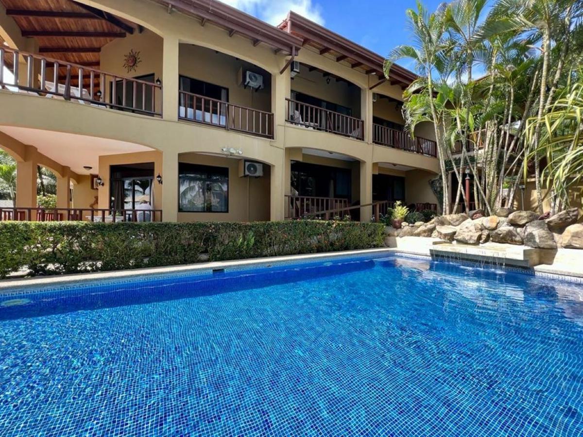 יקו The Backyard Beachfront Hotel מראה חיצוני תמונה