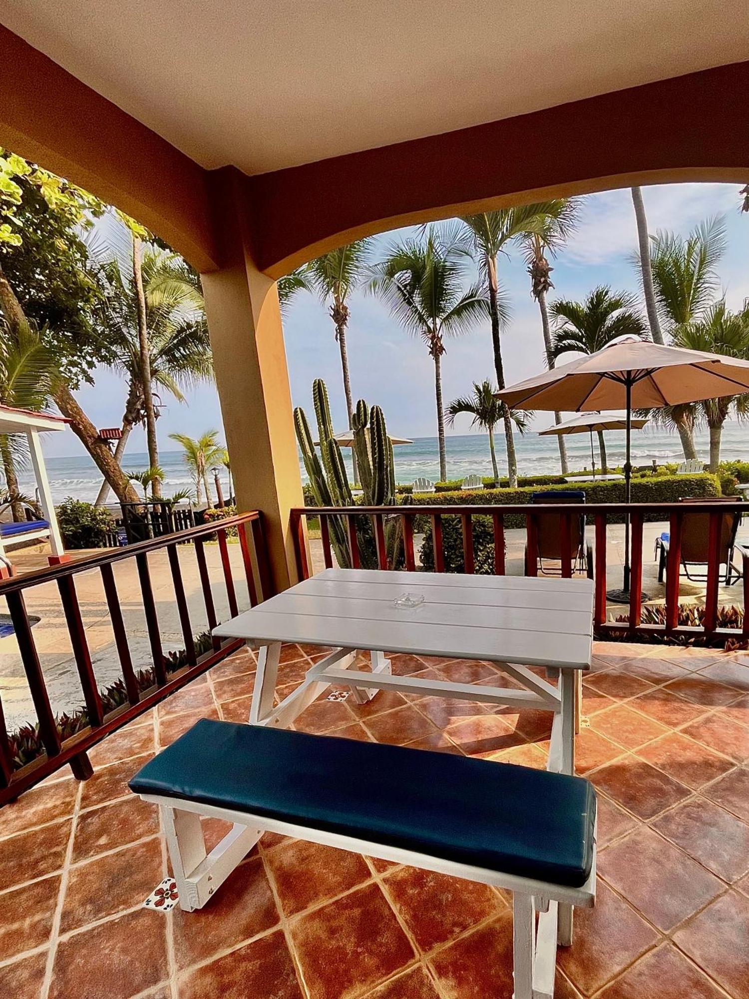 יקו The Backyard Beachfront Hotel מראה חיצוני תמונה