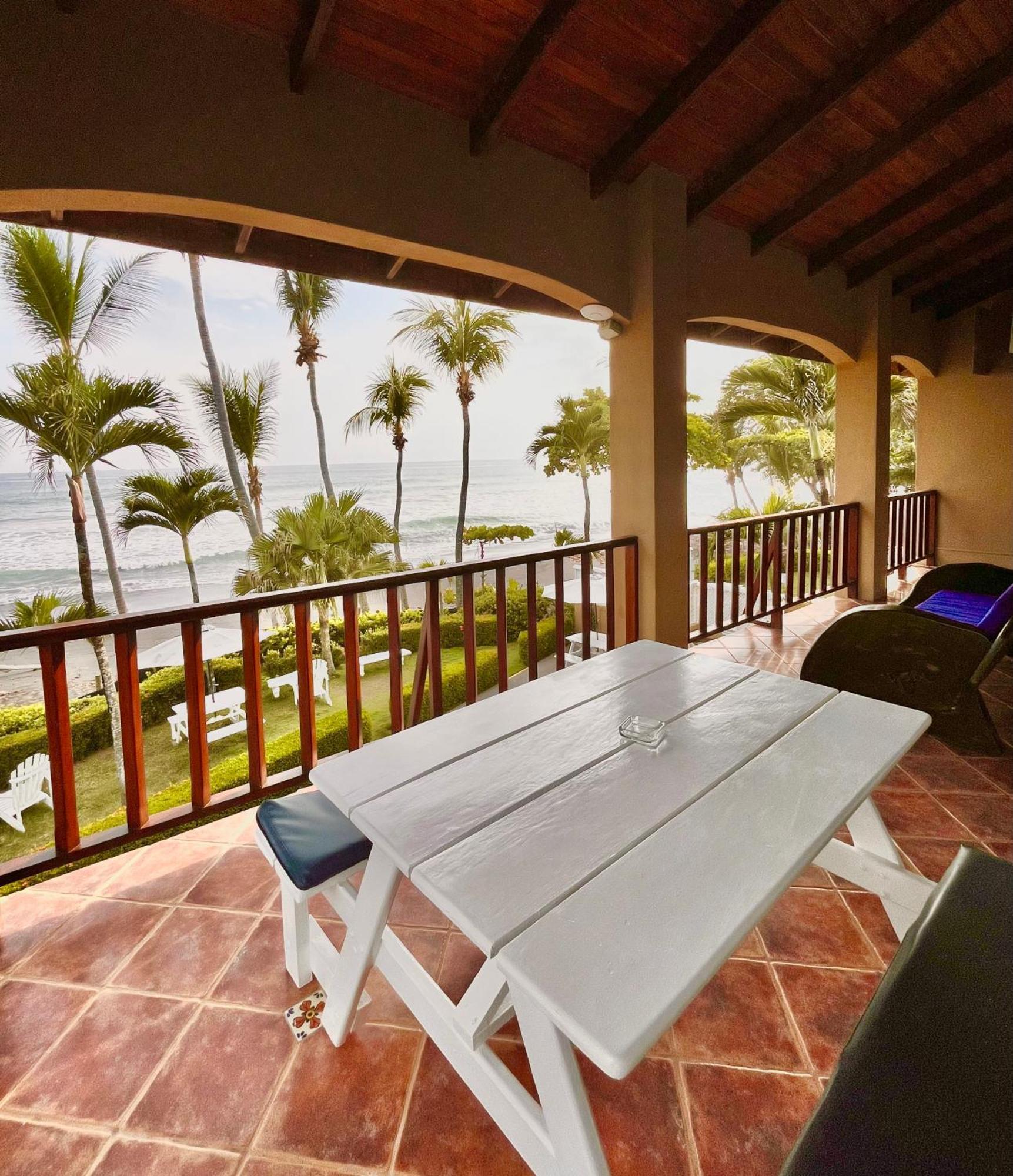 יקו The Backyard Beachfront Hotel מראה חיצוני תמונה